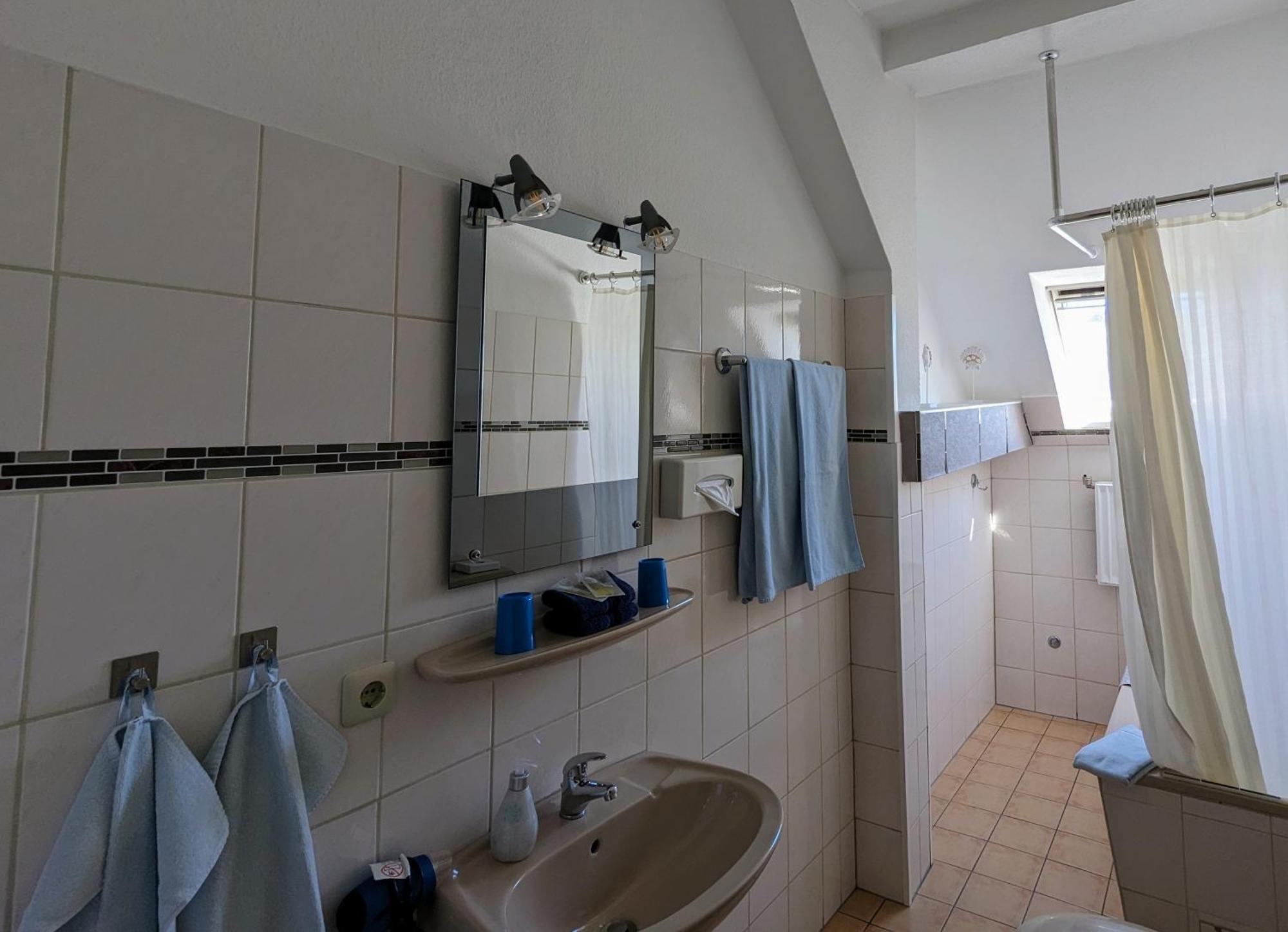 Schweizerhaus 2*